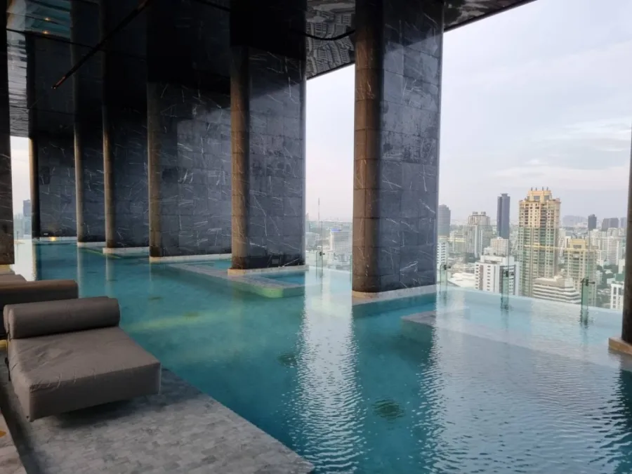 For rent!! Condo Ashton Asoke, 36th floor, Asoke Road view, full facilities, ready to move in. Hurry up and book now!!