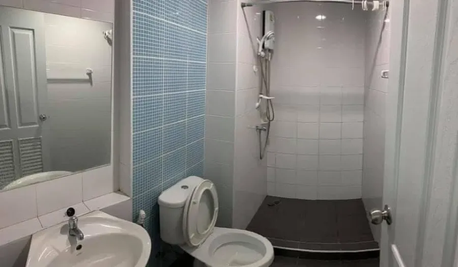 For rent: The Kith Lumlukka Klong 2, 2 ready-to-move-in apartments with complete furniture, at an affordable price. Book now!