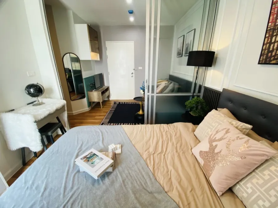 For sale: V Condo Ladkrabang, corner room with privacy, stylishly decorated, fully furnished, just bring your bags and move in.