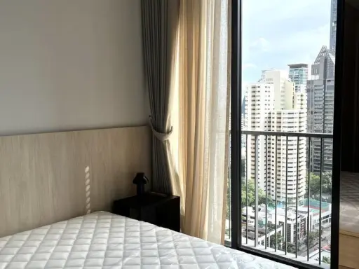 Condo for rent, Noble State 39, decorated with wallpaper, beautiful view, very livable, just come and move in.