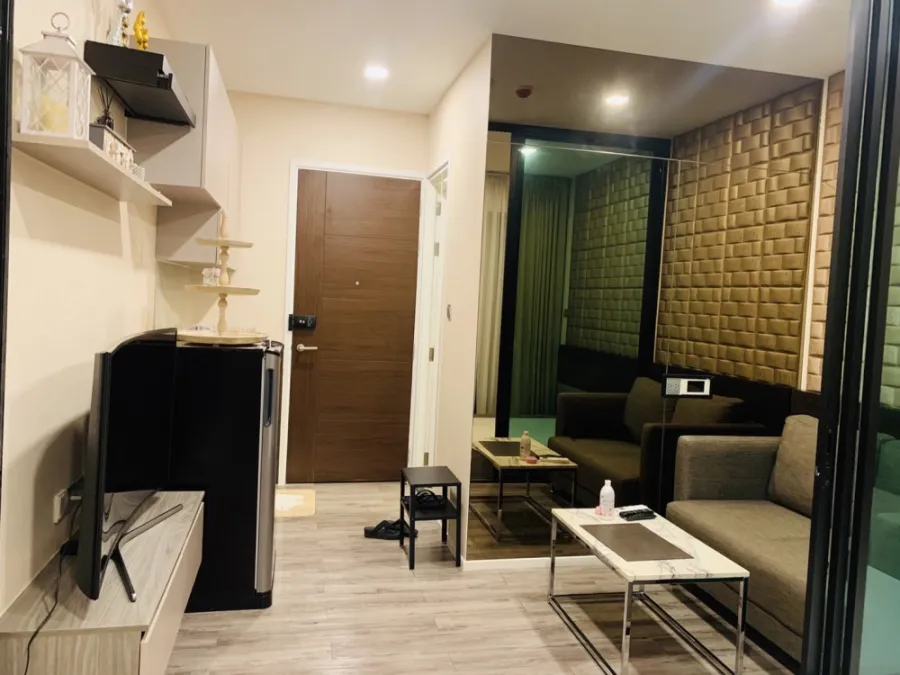 ขาย/เช่า บราวน์ คอนโด รัชดา 32 ชั้น 4 ราคากันเอง พร้อมอยู่ เดินทางสะดวก อย่ารอช้า รีบจองก่อนหลุด!
