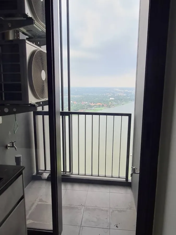 For rent: The Politan Aqua, position next to the river, river view, Koh Kret, beautifully wallpapered, don't miss it.