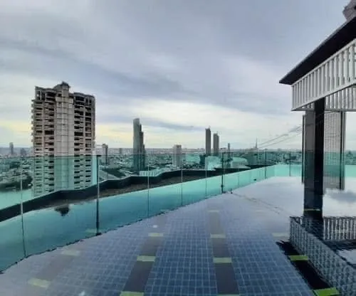 ขาย ให้เช่า คอนโด Rhythm Sathorn ห้องน่าอยู่ โทนสีเข้ม เป็นสัดส่วน ชั้นสูงพร้อมวิวสุดปัง ห้ามพลาดเลย
