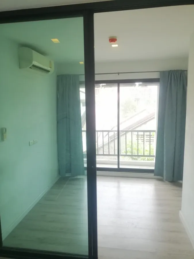 For rent: Pause ID corner room, 3rd floor, garden view, quiet, shady, comes with a great price. Don't miss it!