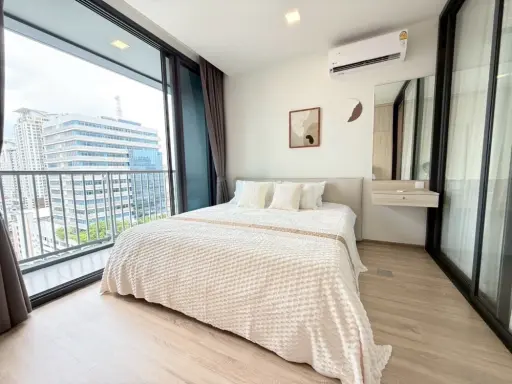 XT Phayathai for rent, north-facing unit, great location, fully furnished with complete amenities. Don't miss out!