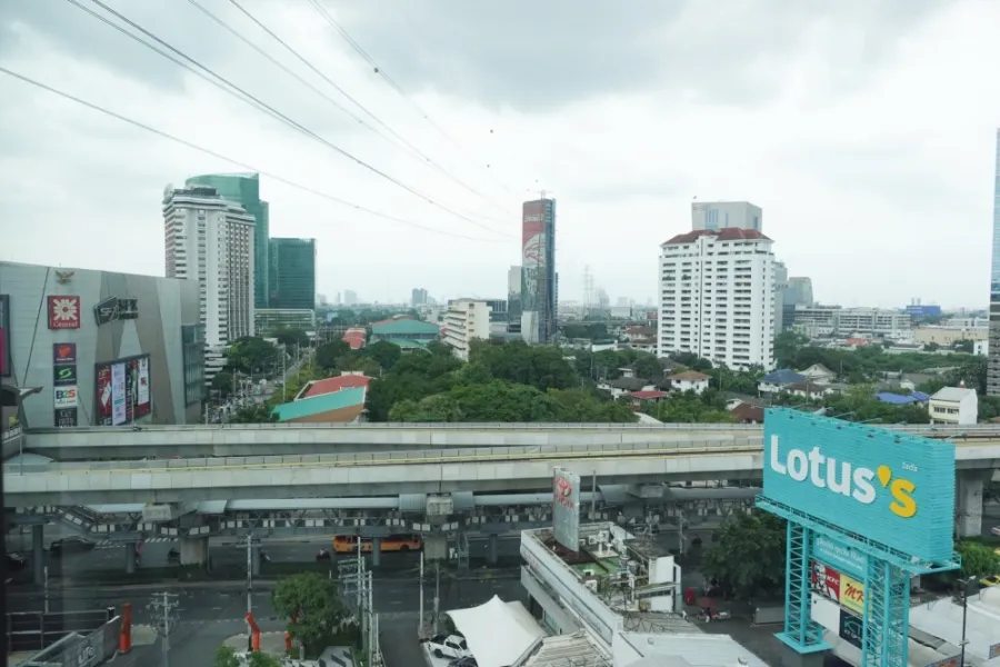 ให้เช่าคอนโด Life ลาดพร้าว 2 ห้องนอน 1 ห้องน้ำ ผนังลายหินออน แถมได้วิวเมืองสวยๆ ราคานี้คุ้มมาก ด่วน