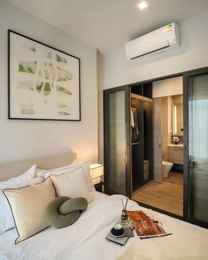 For rent: The Crest Park Residences, beautifully decorated room, well-built-in, convenient and complete here. Don't wait, book now.