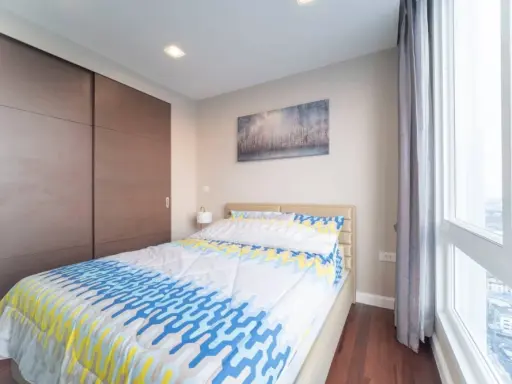Selling a ready-to-move-in unit at The Metropolis, 38th floor, with unobstructed views and complete amenities. Buy now! Don't miss out!