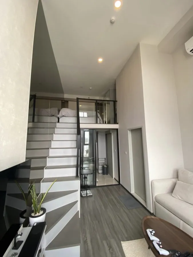 Selling condo rental, Night Bridge, Space, Ratchayothin, Double Space, a high view of the city.