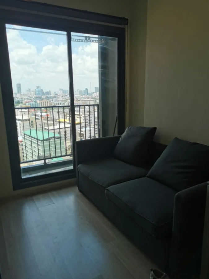 For rent Centric Ratchada-Huay Kwang. The room looks very nice. Get a great view of the city complete electrical appliances Hurry up and move