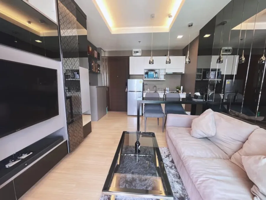 Condo for sale, True Thonglor, beautiful view, new built-in room, very good room, fully furnished Can't miss it