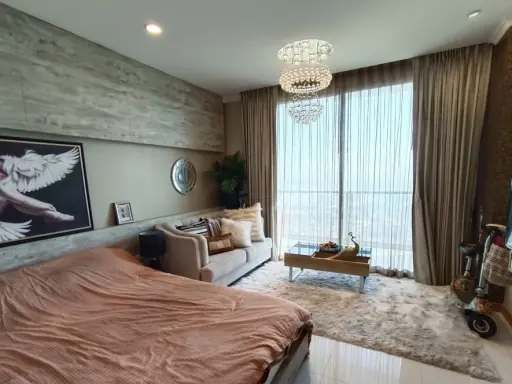 For rent: The Riviera Wong Amat Beach, north-facing room, good location, comes with complete facilities, don't miss it.