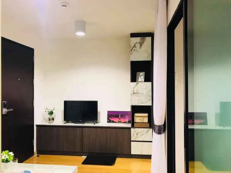 ให้เช่า แบงค์คอก เฟ ลิซ กรุงธนบุรี ห้องกว้าง ตกแต่งสไตล์Modern กั้นแยกห้องครัวเป็นสัดส่วน จองด่วนๆ