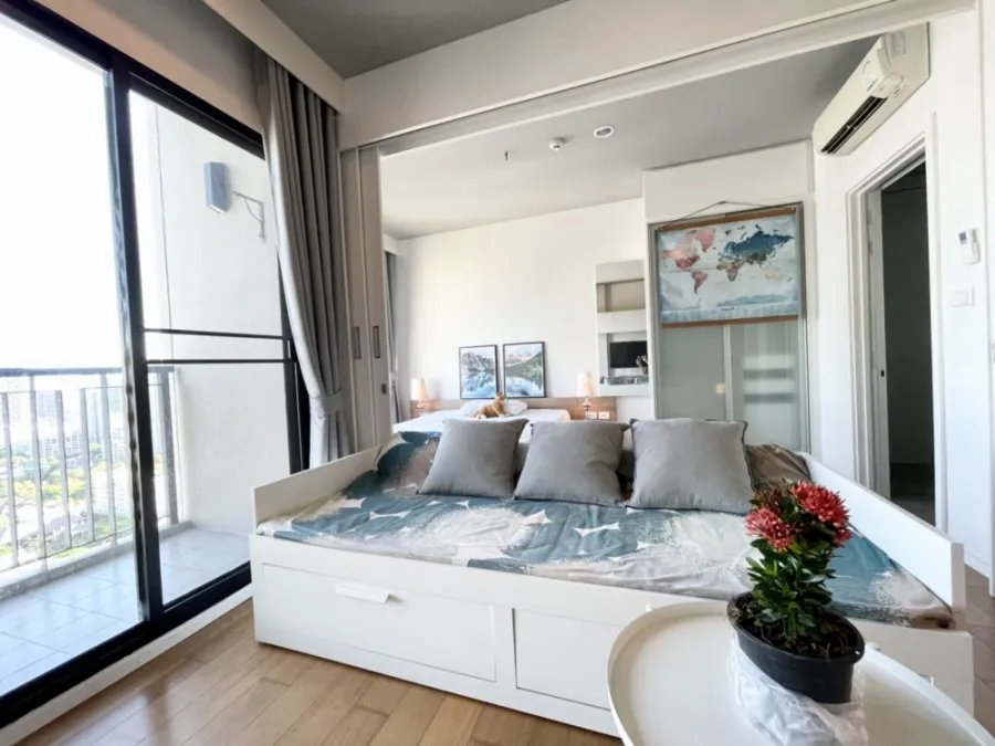 For rent urgently!! Condo Blocs 77, room no. 291/392, 24th floor, pool view Fully furnished, ready to move in. Don't miss it!!