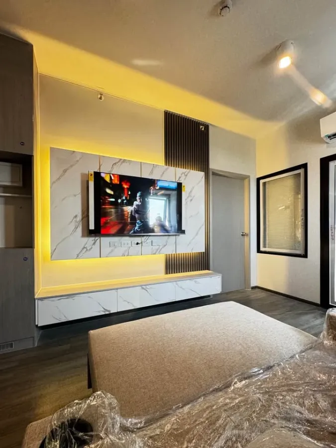 Condo for sale, Ideo Ramkhamhaeng Lam Sali Station, corner room and larger room size than normal rooms, hurry and book now.