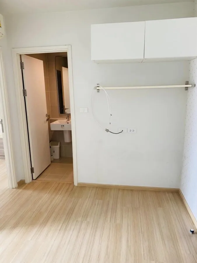 For sale The Base Changwattana ชั้น 11 วิวรถไฟฟ้า ไม่ติดกับห้องใคร เป็นส่วนตัว ราคาดี อย่าพลาด