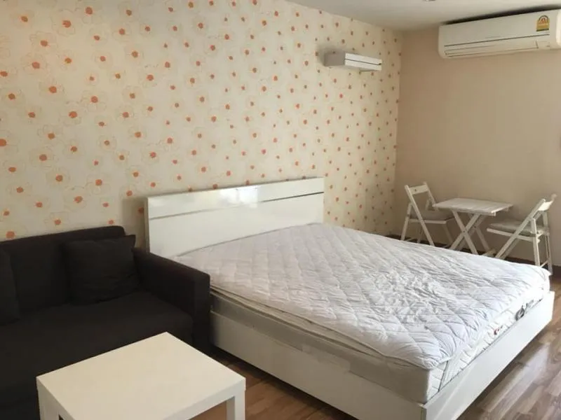 ให้เช่า Regent Home 15 แจ้งวัฒนะ ห้องติดวอเปเปอร์ลายดอกไม้ น่ารักสุดๆ มาเลยๆ