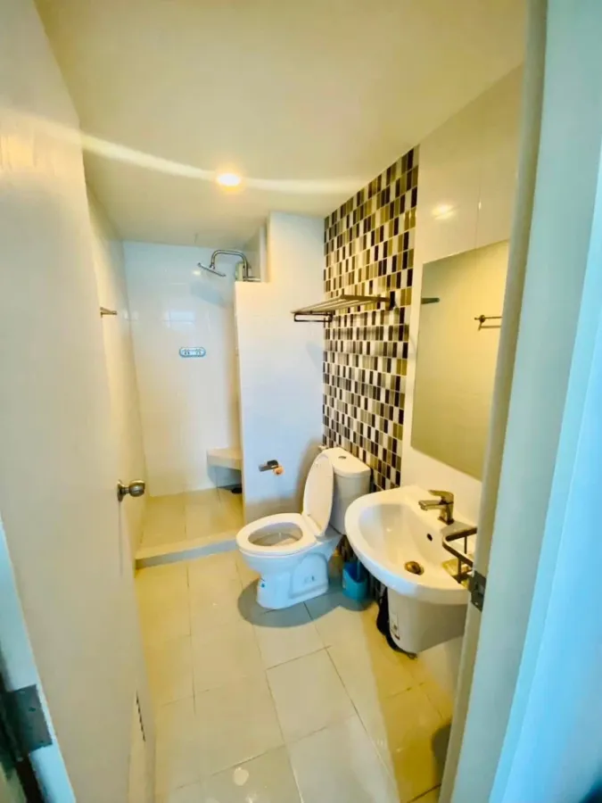 Selling a unit at The Kith Plus Sukhumvit 113, 7th floor. Prime location, complete amenities. You can't miss this opportunity!
