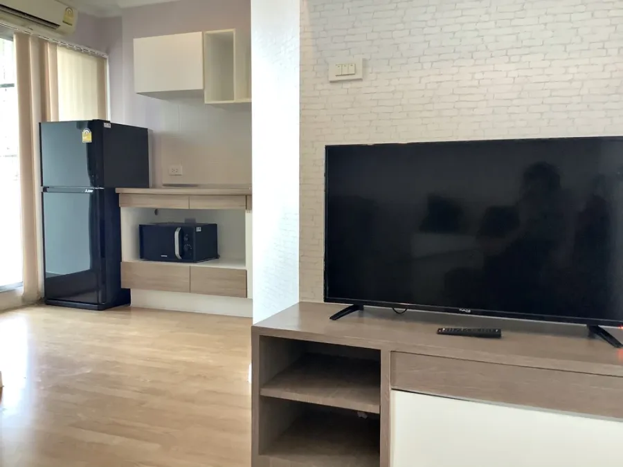 Urgent sale!! Condo Lumpini Park Pinklao, furniture + complete electrical appliances. Just carry your bags and move in!!