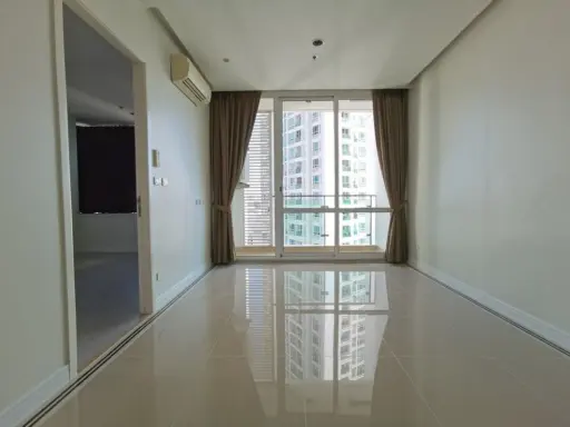Condo for sale, T.C. Green, 1 bedroom, 1 bathroom, corner room, empty room, just renovated, wind through the year, convenient to travel, don't wait images