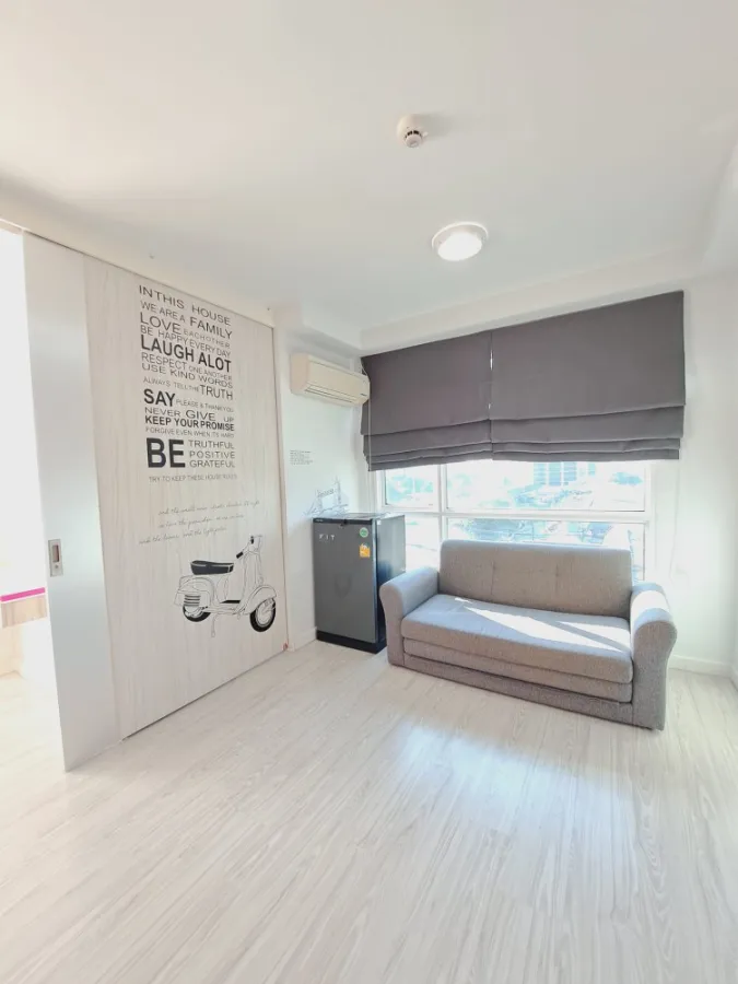 Sell / rent C Style Condo, 5th floor, corner room decorated in minimal style. Complete facilities, don't miss it.