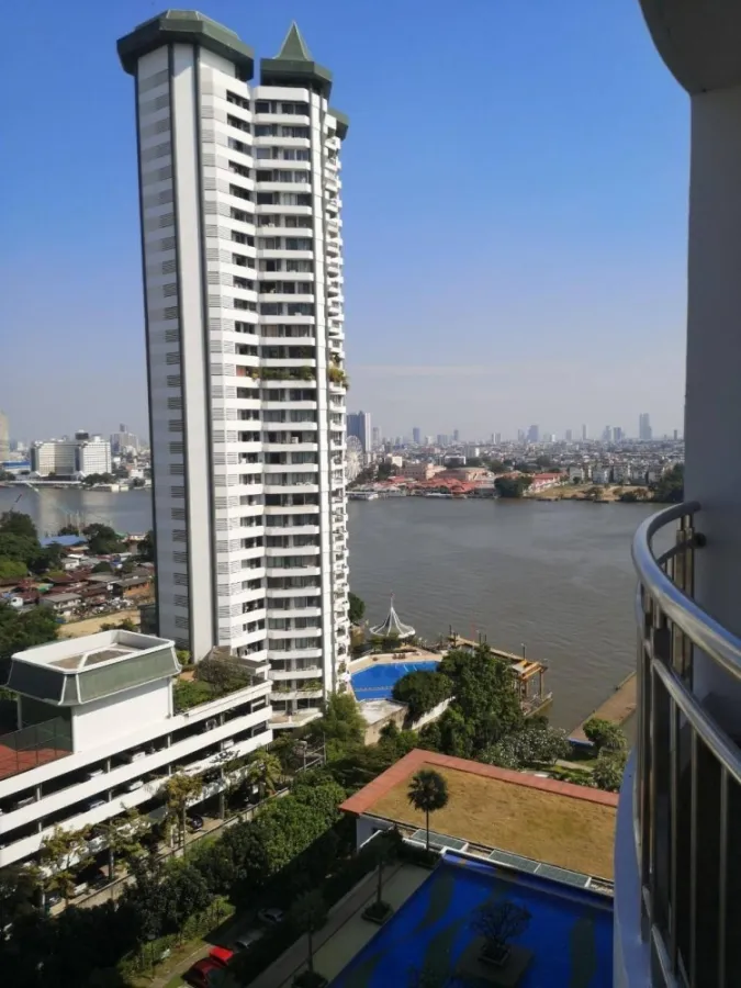 For rent: Supalai River Resort, spacious room with facilities, river view, interested, book now.