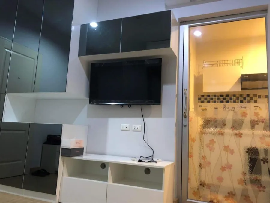Condo for rent The Kith Lite Bangkadi-Tiwanon. Use built-in furniture in the whole room Get a view of the pool. Must reserve quickly.