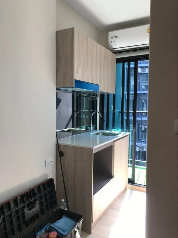 For rent: The Independent Condo Amata, 1 bedroom, 1 bathroom, 5th floor, fully furnished. Just carry your bag and move in.