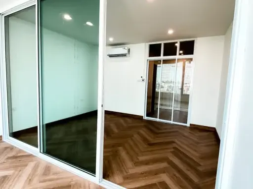For sale: La Maison Phahonyothin 24, 12th floor, north facing, open view, spacious living room, airy. Hurry, or you'll miss out!