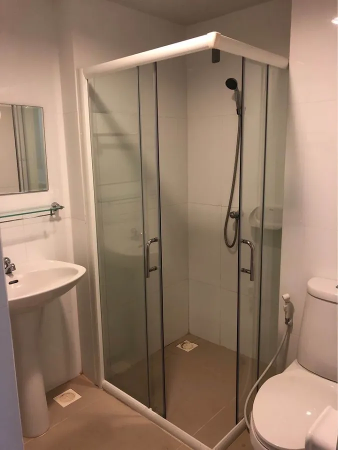 For rent: The Escape Condominium, Sukhumvit 101/1, spacious room. Plenty of usable space, great price, don't miss it.