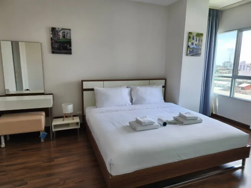 ปล่อยเช่า คอนโด คิวเฮ้าส์ สาทร ชั้น 9 ห้องใหญ่จุใจ มี walk-in closet ได้วิวสระ คุณไม่ควรพลาด