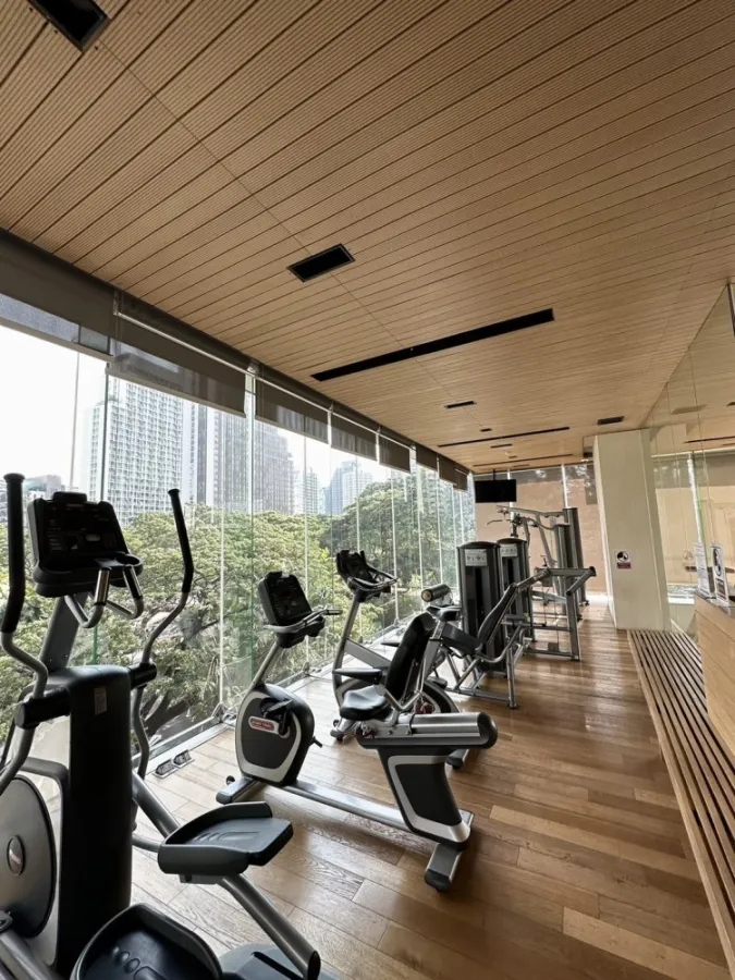 ขายด่วน!! คอนโด เดอะ รูม สุขุมวิท 21 ชั้น 20 ห้องสวย ราคาดี พร้อมเข้าอยู่ รีบจองก่อนหลุดมือ!!