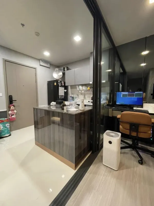 ขาย ให้เช่า life asoke hype ชั้นสูงมาก ตกแต่งบิวท์อินแบบเรียบหรูดูแพงมาก มีห้องแต่งตัวขนาดใหญ่ จองแล้วจะไม่ผิดหวัง