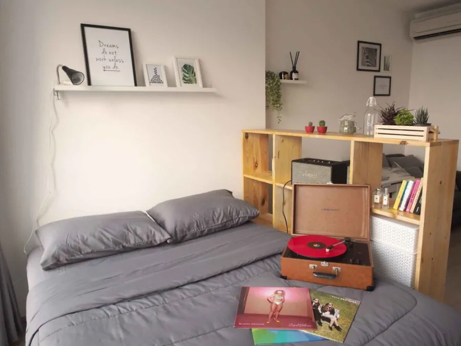 Ideo Q Chula–Samyan for rent, studio room, 14th floor, has a very beautiful city view. Furnished with luggage dragging in.