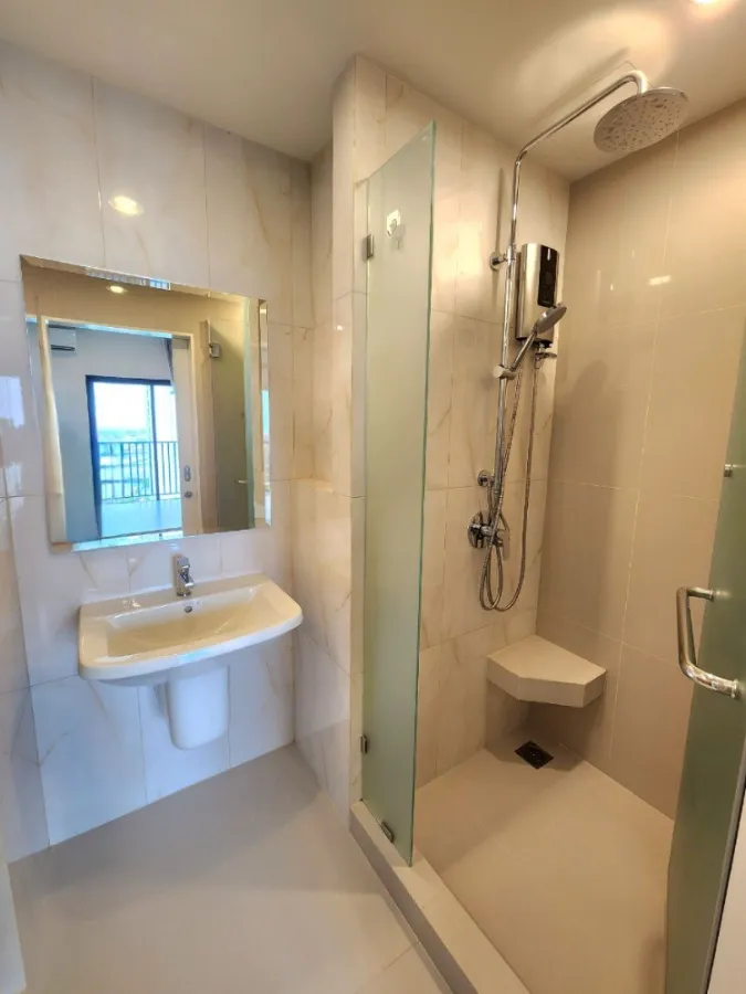 For sale: Niche Mono Mega Space Bangna, 31st floor, high floor, beautiful room, fully furnished, ready to move in, buy now, urgent.