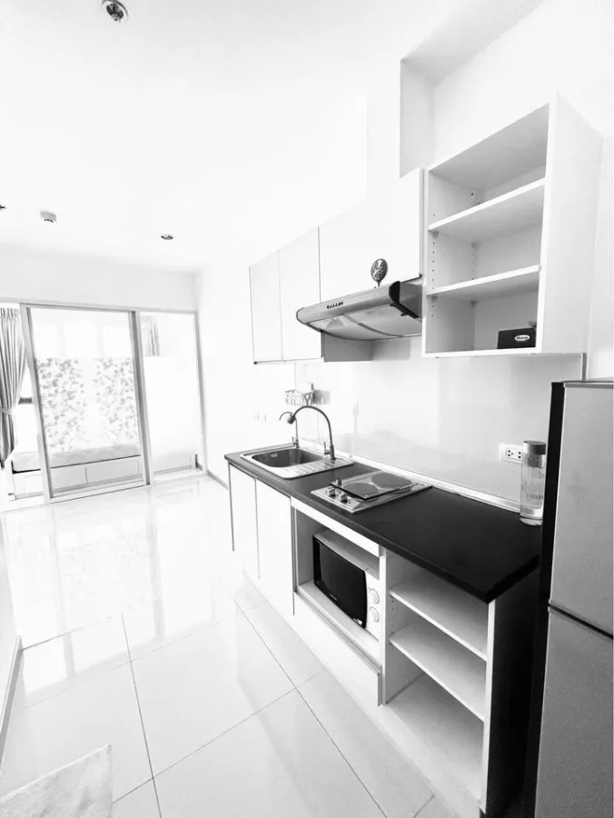 ขาย Astro Condominium ห้องสีขาวมองแล้วสบายตา พร้อมครัวบิวท์อิน ได้วิวสูง อย่ามัวแต่มอง รีบจองเลย
