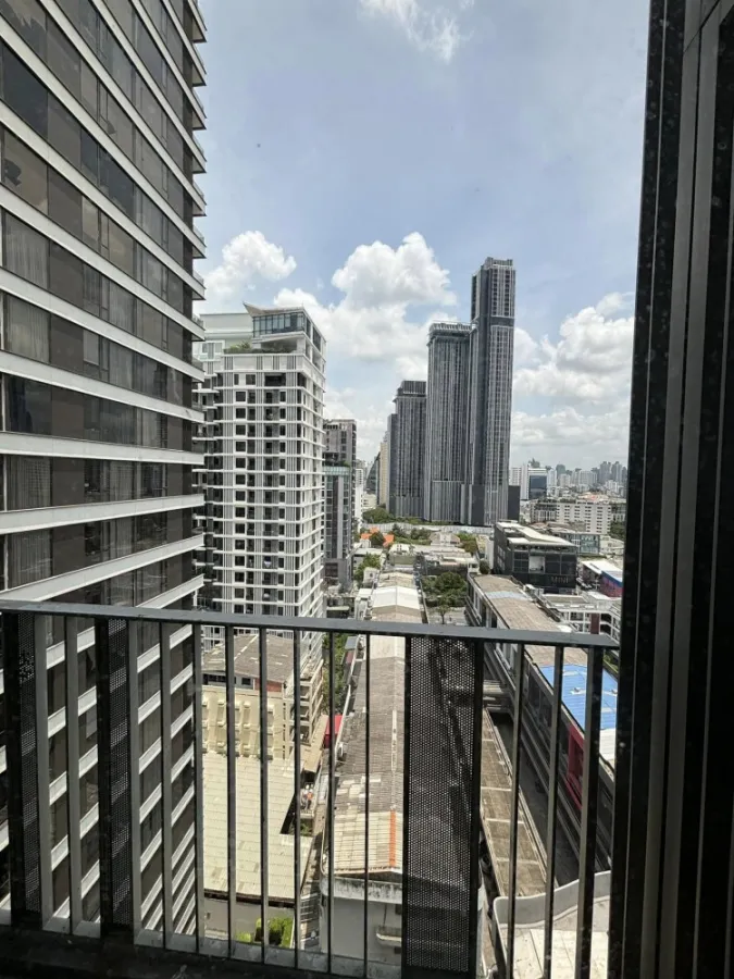 Condo for sale or rent, Seal by Sansiri Ekkamai, Duplex Unit room, 14th floor, high view, great price, book now.