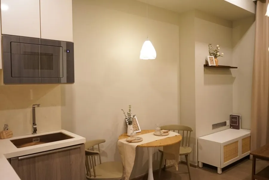 For rent, Celes Asoke, Fully Furnished, high floor, good view, beautiful room, fully furnished, hurry and reserve now, don't miss it, hurry up.