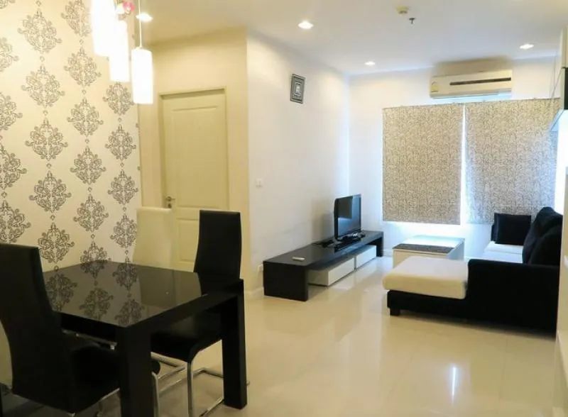 Wowให้เช่า Q House สาทร ตกแต่งสไตเจ้าหญิง หรูหราสุดๆ ห้องนั้งเล่นกว้าง ผนังลายสวยหรู ห้ามพลาดเด็ดขาด