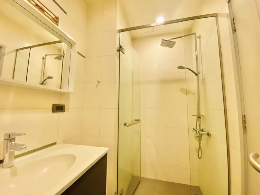 For rent: Wyne Sukhumvit, 23rd floor, pool view, simply decorated, comfortable, clean, pleasing to the eye, fully furnished, don't miss out if you boo