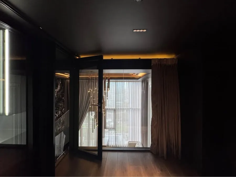 For rent: Knightsbridge Space Ratchayothin, 19th floor, corner room, north facing, fully furnished with built-in furniture. Don't miss out!