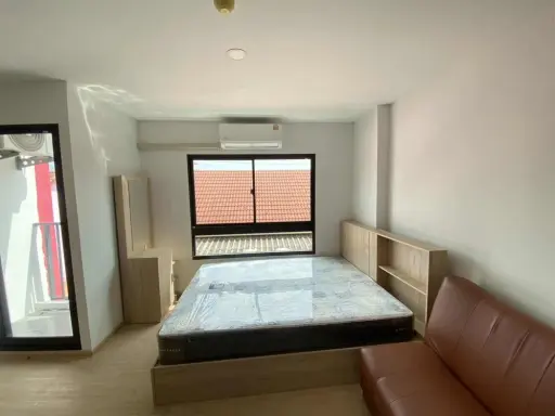 For rent: The Diamond Nawa Nakhon-Taladthai, fully furnished room, nice to live in, good price, reserve now, hurry!
