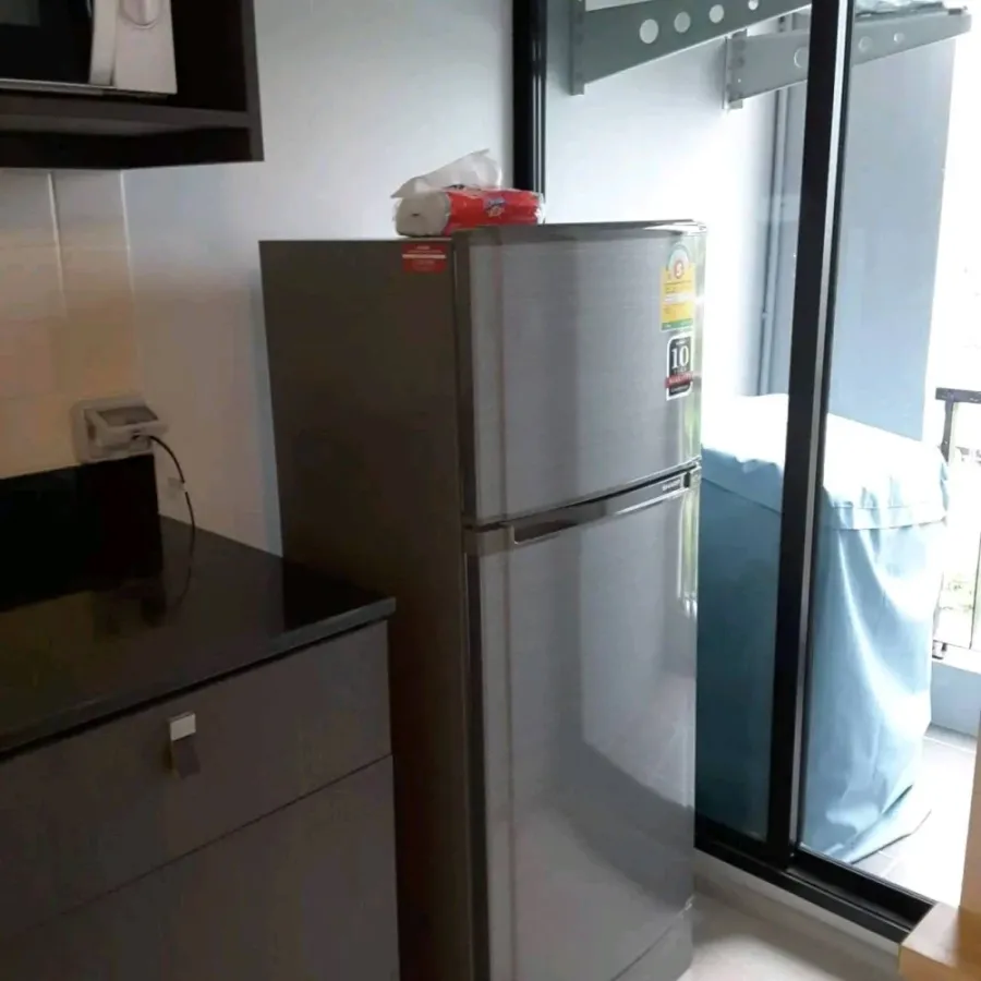 For sale or rent: UNIO Ramkhamhaeng - Serithai. A lovely room with complete furniture. Just bring your bags and move in!