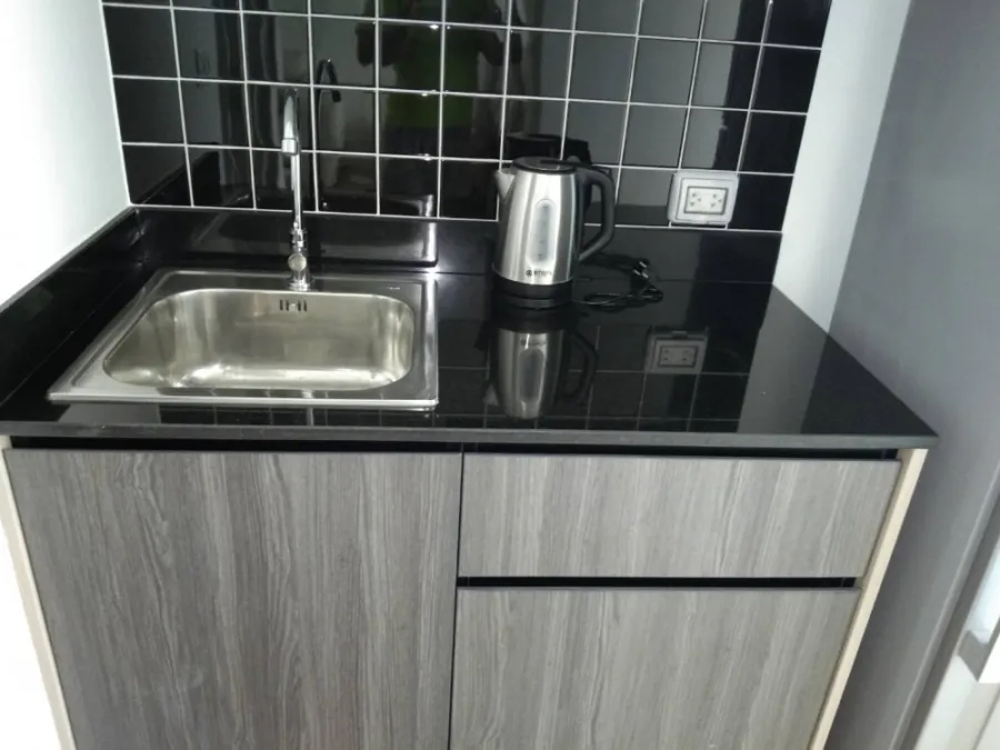Urgent for rent !! Condo Unio Sukhumvit 72 Phase 1 full facilities Close to Bearing BTS station You can't miss it !!
