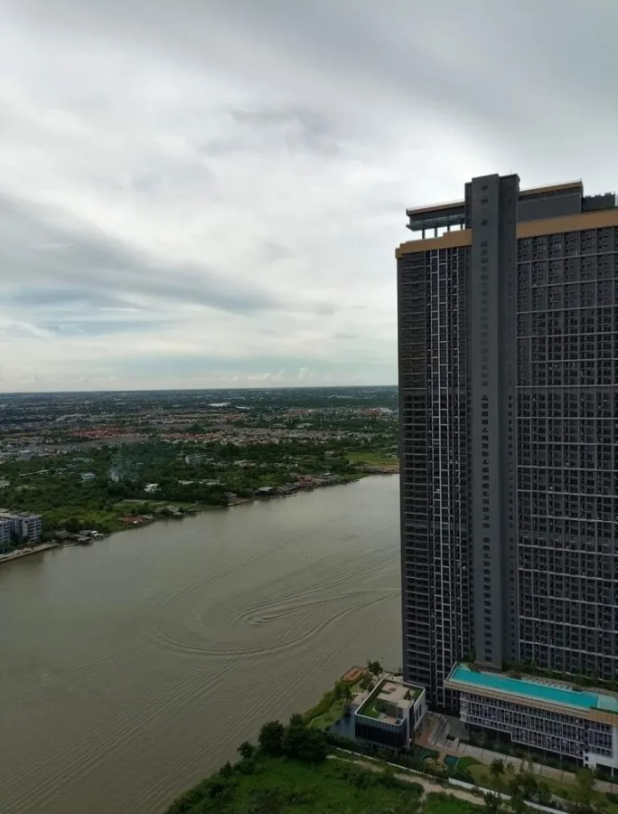 ขาย Condo Politan Rive ชั้น 44 ได้วิวแม่น้ำ ห้องตกแต่งอย่างดี กั้นเป็นสัดส่วน พลาดแล้วจะเสียใจ