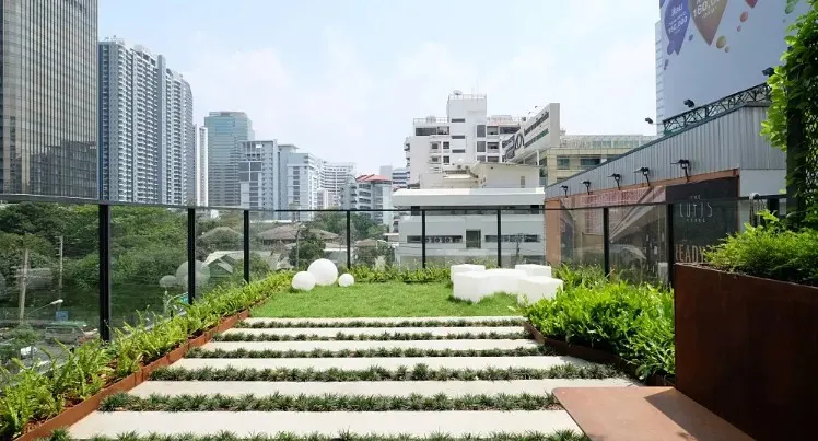 Condo for rent or sale: The Lofts Asoke, 2 bedrooms, 1 bathroom, high floor, with a beautiful city view without any buildings blocking it.
