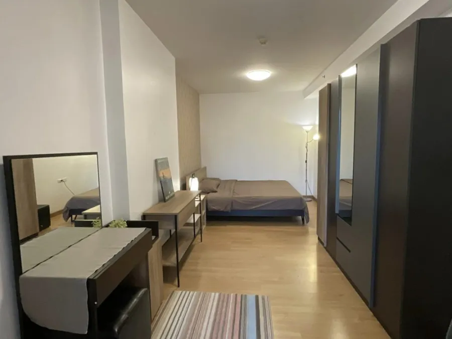 For rent, Supalai Park Asoke-Ratchada, spacious room, separating the kitchen into a cooking line, hurry to book before it's out of hand
