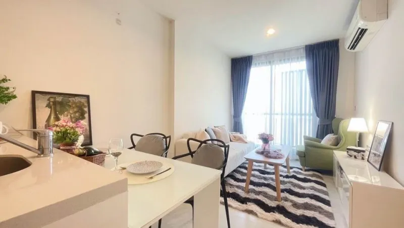 ขายคอนโด Rhythm Sukhumvit 42 ให้เฟอร์นิเจอร์และเครื่องใช้ไฟฟ้าครบ หิ้วกระเป๋าอยู่ได้เลย