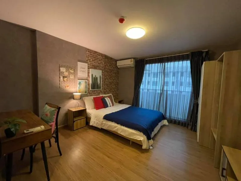 For rent plum condo paholyothin 89 rooms are very overpriced. Wall bang very fast, not booking is a big mistake.