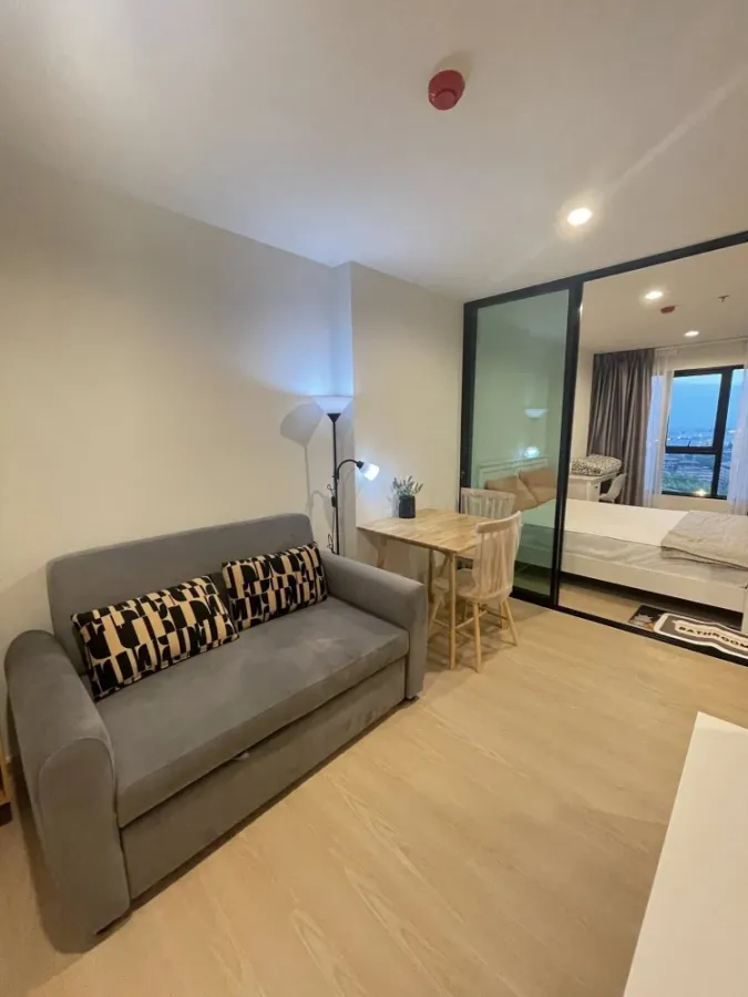 Condo for rent at Terra Residence Phase 1. The unit is partitioned into separate, clearly defined zones. Amazing price! Book now, don't wait!